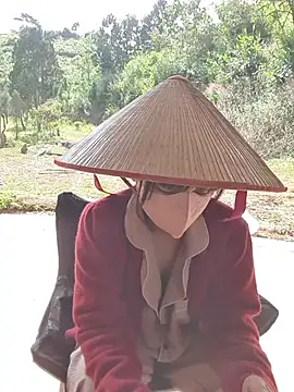 Snapshot of Helen-Tran chatting on 11-30-25, 02:34 Helen-Tran online show from 11-30-25, 02:34