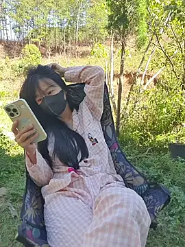 Snapshot of Helen-Tran chatting on 02-02-26, 03:16 Helen-Tran online show from 02-02-26, 03:16