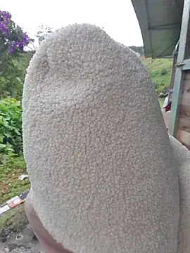 Snapshot of Helen-Tran chatting on 10-21-25, 01:27 Helen-Tran online show from 10-21-25, 01:27