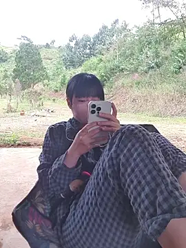 Snapshot of Helen-Tran chatting on 11-29-25, 09:20 Helen-Tran online show from 11-29-25, 09:20