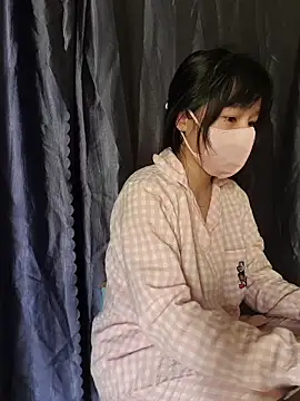 Snapshot of Helen-Tran chatting on 04-05-26, 05:47 Helen-Tran online show from 04-05-26, 05:47