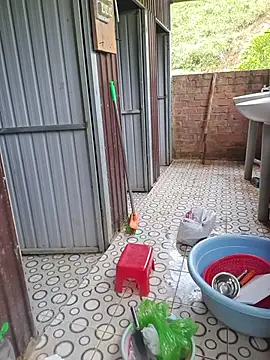 Snapshot of Helen-Tran chatting on 11-25-25, 06:03 Helen-Tran online show from 11-25-25, 06:03