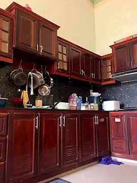 Snapshot of Helen-Tran chatting on 10-06-25, 03:29 Helen-Tran online show from 10-06-25, 03:29