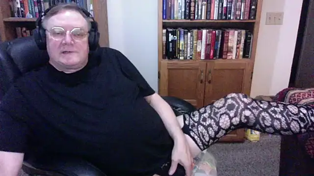 Vinyl22xh online show from 05-24-26, 05:40