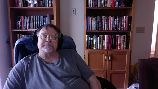 Vinyl22xh online show from 04-11-26, 07:28