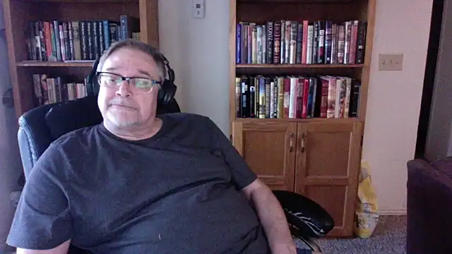 Vinyl22xh online show from 04-20-26, 11:28