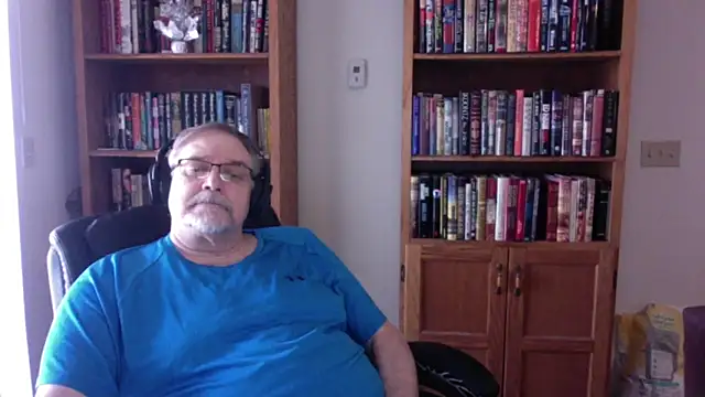 Vinyl22xh online show from 04-08-26, 05:25