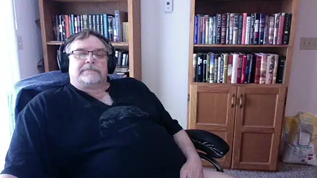 Vinyl22xh online show from 04-15-26, 04:11