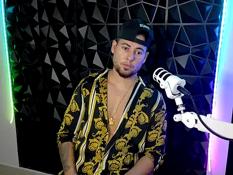 Snapshot of maximus888A chatting on 10-17-25, 09:16 maximus888A online show from 10-17-25, 09:16