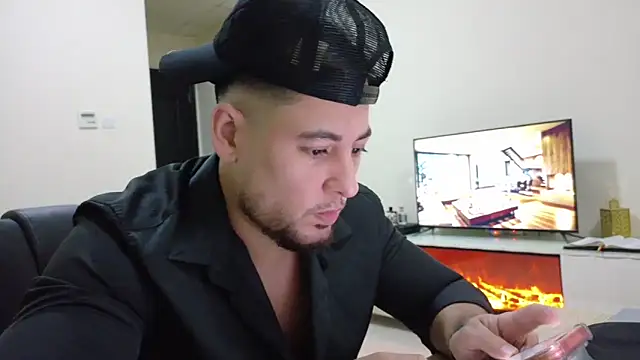 Snapshot of maximus888A chatting on 06-17-26, 07:02 maximus888A online show from 06-17-26, 07:02