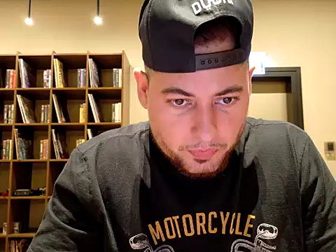 Snapshot of maximus888A chatting on 09-24-25, 04:13 maximus888A online show from 09-24-25, 04:13