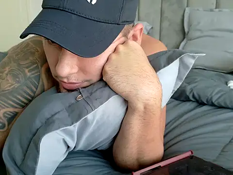 Snapshot of maximus888A chatting on 10-10-25, 12:39 maximus888A online show from 10-10-25, 12:39