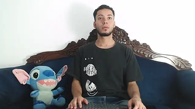 aroncooper1 online show from 01-07-26, 03:55