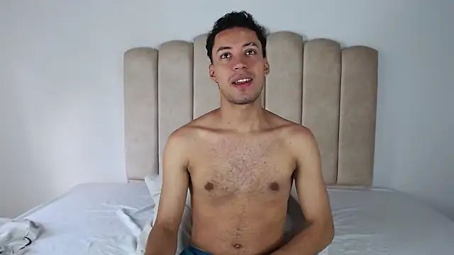 aroncooper1 online show from 11-11-25, 09:09