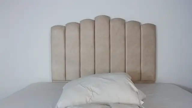 aroncooper1 online show from 11-18-25, 09:45