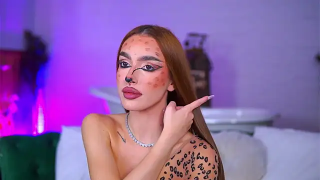 ClaraBenatti online show from 10-31-25, 10:38