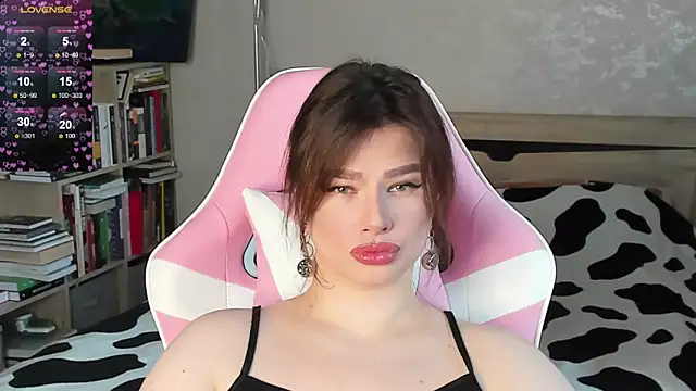 Snapshot of bbJ_one chatting on 04-18-26, 06:49 bbJ one online show from 04-18-26, 06:49