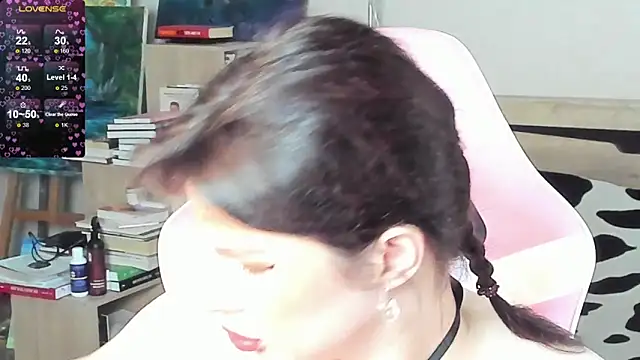 Snapshot of bbJ_one chatting on 05-31-26, 04:07 bbJ one online show from 05-31-26, 04:07