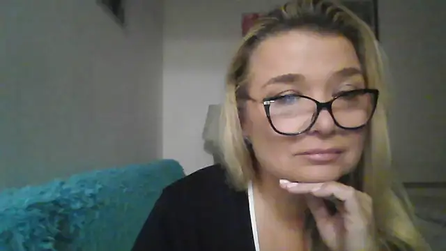 Myrienna online show from 10-02-25, 08:56