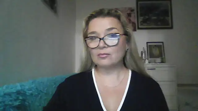Myrienna online show from 10-01-25, 08:46