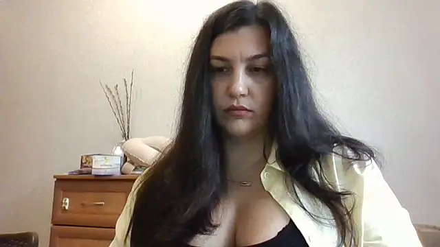 Snapshot of Feymaria chatting on 10-13-25, 06:04 Feymaria online show from 10-13-25, 06:04