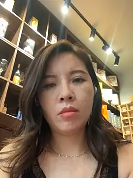 Snapshot of YINGZI-666 chatting on 10-16-25, 08:33 YINGZI-666 online show from 10-16-25, 08:33