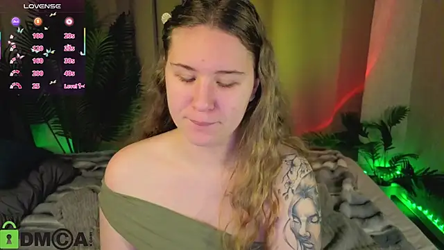Elsie Cutties online show from 05-15-26, 01:14