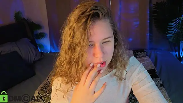Elsie Cutties online show from 05-31-26, 01:11