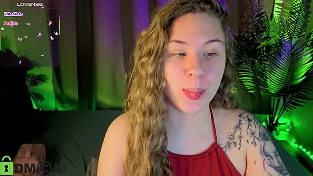 Elsie Cutties online show from 05-27-26, 01:15