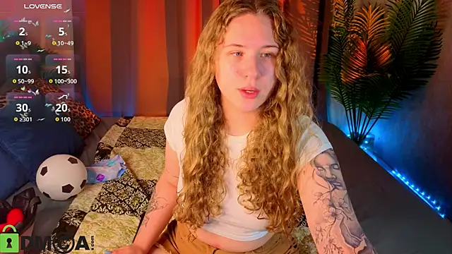 Elsie Cutties online show from 06-19-26, 01:11