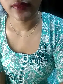 Snapshot of -Anushka01 chatting on 11-12-25, 02:43 -Anushka01 online show from 11-12-25, 02:43