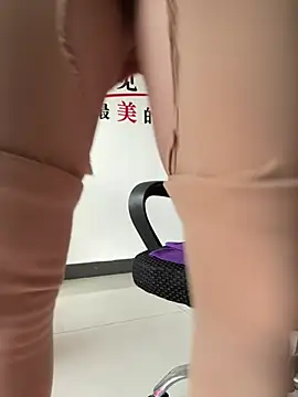 Snapshot of aoyo66 chatting on 04-09-26, 12:12 aoyo66 online show from 04-09-26, 12:12