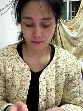 aoyo66 online show from 10-28-25, 01:32