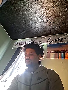 Snapshot of Painstickwes chatting on 05-15-26, 08:51 Painstickwes online show from 05-15-26, 08:51