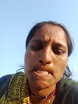 Snapshot of Pooja6060 chatting on 10-18-25, 10:50 Pooja6060 online show from 10-18-25, 10:50