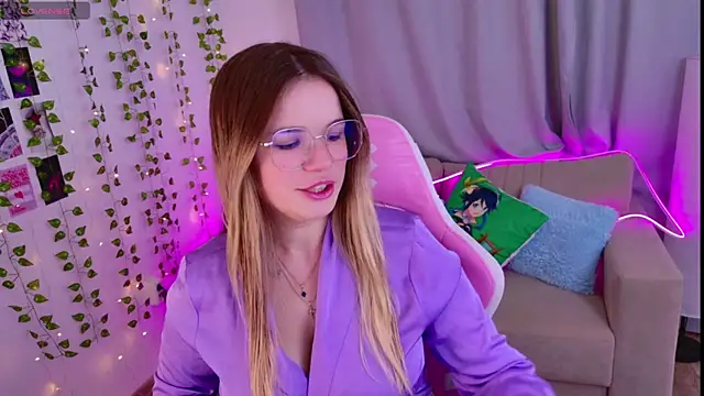 KellyHayden online show from 02-06-26, 12:23