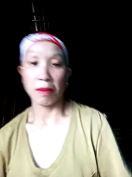 Snapshot of vtmbae chatting on 10-16-25, 12:41 vtmbae online show from 10-16-25, 12:41