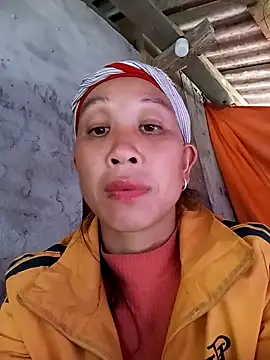 Snapshot of vtmbae chatting on 10-14-25, 07:42 vtmbae online show from 10-14-25, 07:42