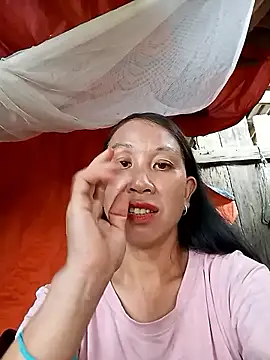 Snapshot of vtmbae chatting on 10-13-25, 07:32 vtmbae online show from 10-13-25, 07:32