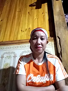 Snapshot of vtmbae chatting on 10-13-25, 07:37 vtmbae online show from 10-13-25, 07:37