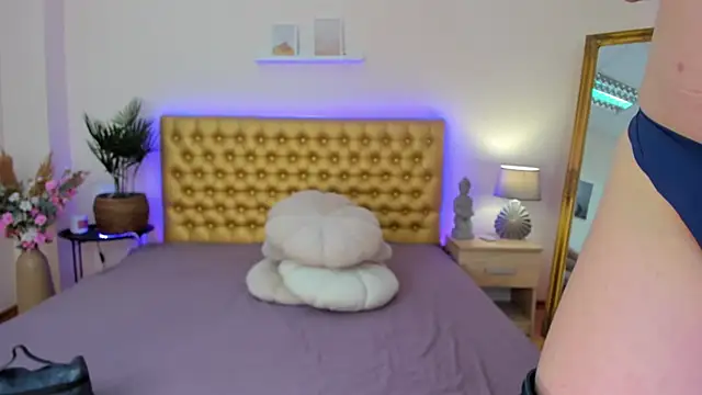 TrishaDarks online show from 05-28-26, 05:15