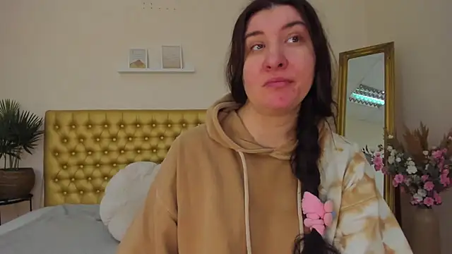 TrishaDarks online show from 03-20-26, 06:14