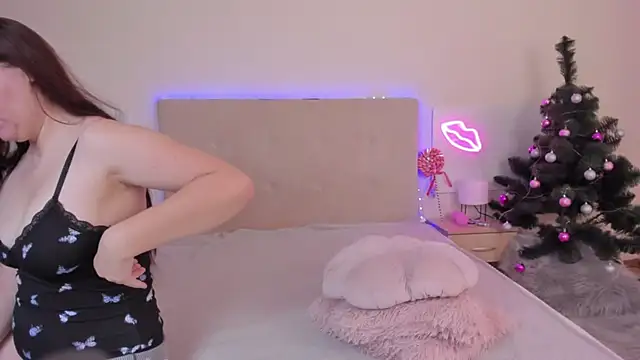 TrishaDarks online show from 12-15-25, 06:30