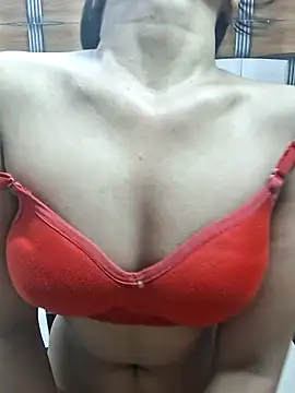 Snapshot of Soni_cute86526 chatting on 06-12-26, 04:32 Soni cute86526 online show from 06-12-26, 04:32