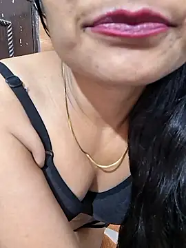 Snapshot of Soni_cute86526 chatting on 06-07-26, 04:18 Soni cute86526 online show from 06-07-26, 04:18