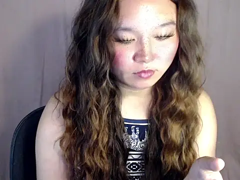 Snapshot of Eyes-on-me chatting on 11-03-25, 01:00 Eyes-on-me online show from 11-03-25, 01:00