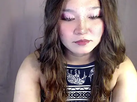 Snapshot of Eyes-on-me chatting on 11-28-25, 04:51 Eyes-on-me online show from 11-28-25, 04:51