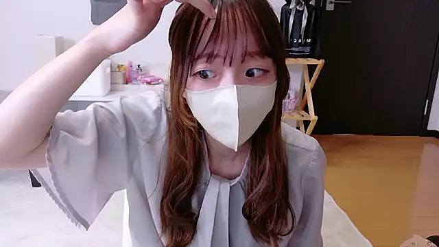 Snapshot of saku_sakura_ chatting on 10-13-25, 08:05 saku sakura  online show from 10-13-25, 08:05
