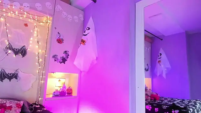 VictoriaBaass online show from 10-15-25, 12:13