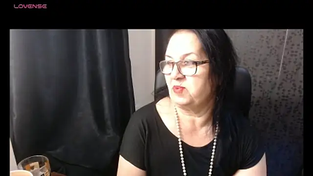 MissSanjanne online show from 12-17-25, 05:01